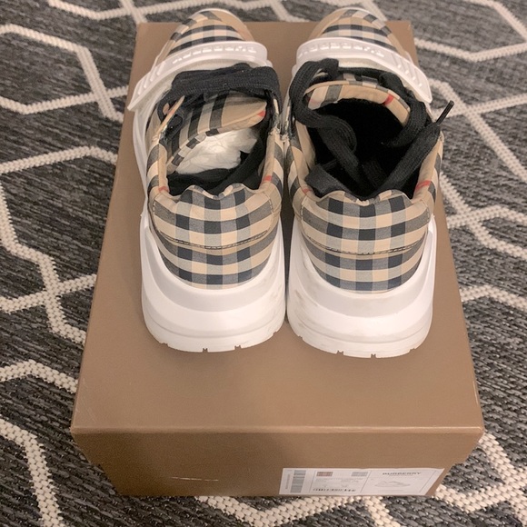 Authentic Burberry low top sneaker woman’s size 36-EUR size 6 USA - Picture 5 of 7